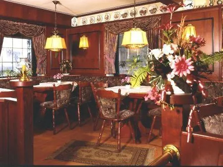 Landgasthof Deutsches Haus בית הארחה Ulmbach