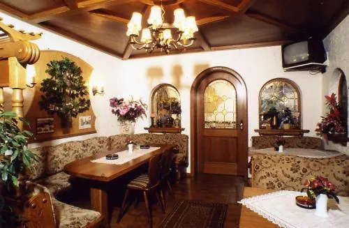 Landgasthof Deutsches Haus Penzion 2*